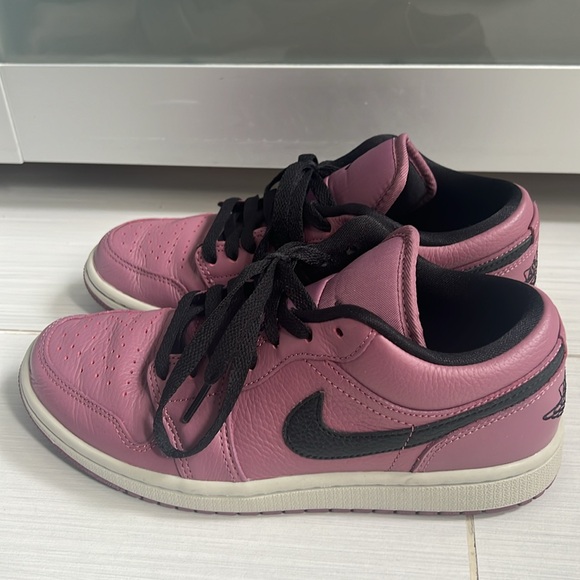 Nike Air Jordan size W7 - Picture 4 of 10